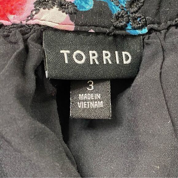 TORRID BABYDOLL EYELET TIERED TOP NWOT - Picture 11 of 15